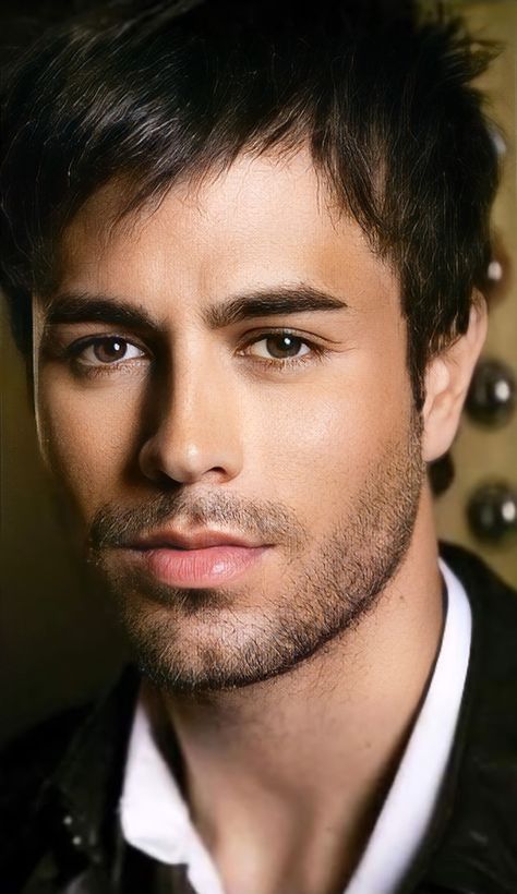 Enrique Iglesias Albums, Lifestyle Photography Women, Hot Manhwa, Big Friends, Enrique Iglesias, The Loud House, Loud House, Pop Singers, Bon Jovi