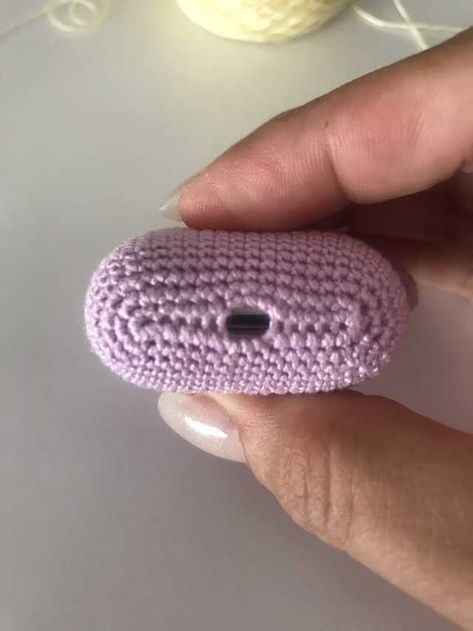 Airpod case tutorial - Imgur Air Pods Case Crochet Pattern, Air Pods Crochet Case Free Pattern, Airpod Pro Crochet Case Pattern, How To Crochet Airpod Case, Crocheted Airpod Case, Crochet Ipod Cases, Crochet Airpod Pro Case Pattern Free, Crochet Air Pod Case Pattern Free, Crochet Airpods Pro Case Pattern Free