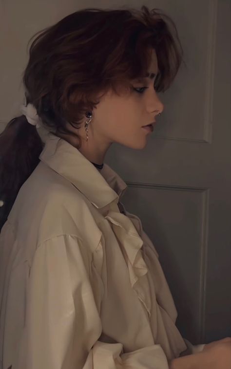 French Features Face, Hair Down Reference, Short Victorian Hairstyles, Poliosis Hair Character Inspiration, Long Nonbinary Hairstyles, Gender Neutral Long Hairstyles, Face Claims Gender Neutral, Short Fluffy Hair Women, Scientist Hairstyle