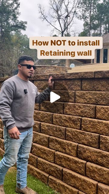 The Green Tree on Instagram: "How NOT to install retaining wall.

#landscape #concrete #pavers #construction #howto #dosanddonts #belgard #retainingwalls #business" Landscape Block Retaining Wall, Green Retaining Wall, House Retaining Wall, Wall Blocks Landscape, Retaining Wall Diy, Inexpensive Retaining Wall Ideas, Retaining Wall Landscape, Retaining Wall Bricks, Retaining Wall Pavers