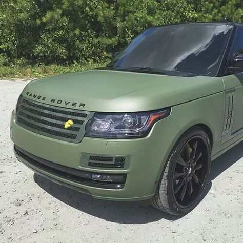 Olive Green Cars, Range Rover Matte, Green Range Rover, Pink Range Rovers, Range Rover Black, Car Spray, Luxury Cars Range Rover, Range Rovers, Future Cars