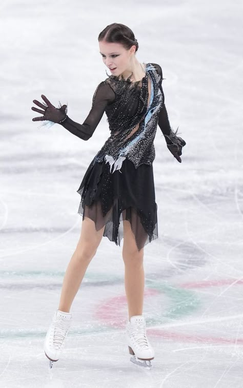 White Figure Skating Dress, Ice Skater Dress, Russian Figure Skating, Figure Skating Aesthetic, Anna Sherbakova, Motivation Help, Skater Outfit, Figure Skating Competition, Anna Scherbakova