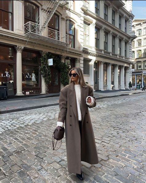 Long Coat Outfit, Winter Overcoat, Work Fits, Skandinavian Fashion, Chique Outfits, London Outfit, Autumn Fits, 2024 Style, Autumn 2024