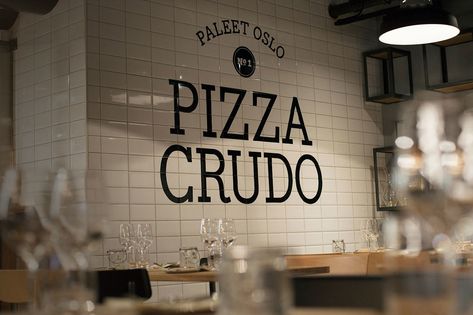 Pizza Crudo - Metric (en) Pizza Restaurant Design Interior Ideas, Italian Restaurant Design, Italian Restaurant Decor, Pizza Factory, Pizzeria Design, Small Restaurant Design, Restaurant Identity, Pizza Branding, The Metric System