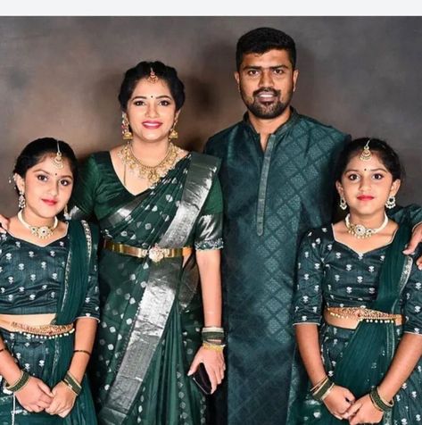 Twining Outfits For Family Indian, Traditional Family Combo Dress, Family Photo Outfits Indian Traditional, Family Twinning Outfits Indian Traditional, Family Combo Dress Indian Wedding, Family Traditional Outfits Indian, Family Photo Outfits Indian, Family Dress Combination Indian, Family Twinning Outfits Indian