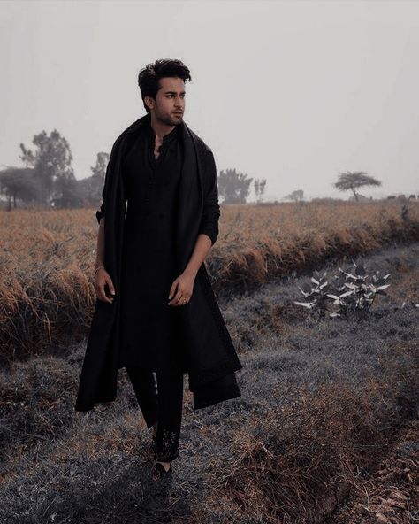 Softboy Aesthetic, Men Aesthetic Outfits, Dp For Boys, Vintage Shoot, Male Aesthetic, Handsome Italian Men, Bilal Abbas Khan, Boys Kurta Design, Wedding Kurta For Men