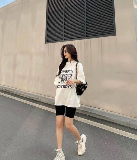 Korean Casual Outfits, Casual Day Outfits, Causual Outfits, Sporty Outfits, Fashion Mode, Korean Outfits, Casual Style Outfits, Looks Style, Style Blog