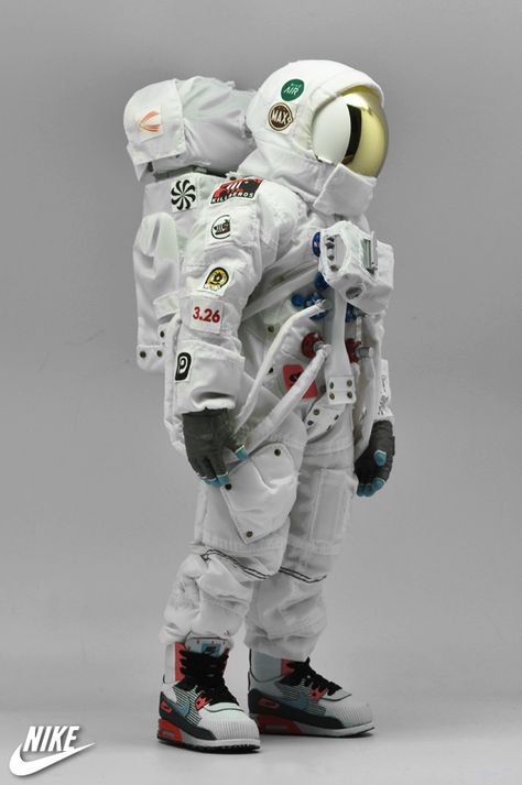 Air Max day 3262014 / 27th anniversary on Behance Space Paladin, Nike Motivation, Astronaut Suit, Space Suits, Nike Wedges, Astronaut Costume, Air Max Day, Astronaut Art, Space Suit