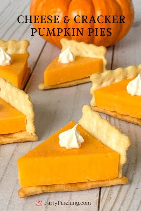 Pie Appetizers, Cracker Appetizers, Sides Dinner, Preschool Snack, Thanksgiving Charcuterie, Light Eating, Halloween Appetizer, Thanksgiving Snacks, Cheese Appetizer