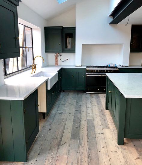 Five Of My Current Favourite Home Renovators On Instagram.... Their before & afters and top tips! Kitchen Styles Farmhouse, 1920 House, Carrara Quartz, Kitchen Styles, Kitchen Decor Inspiration, Boho Interior Design, Kitchen Showroom, Kitchen Extension, Style Kitchen