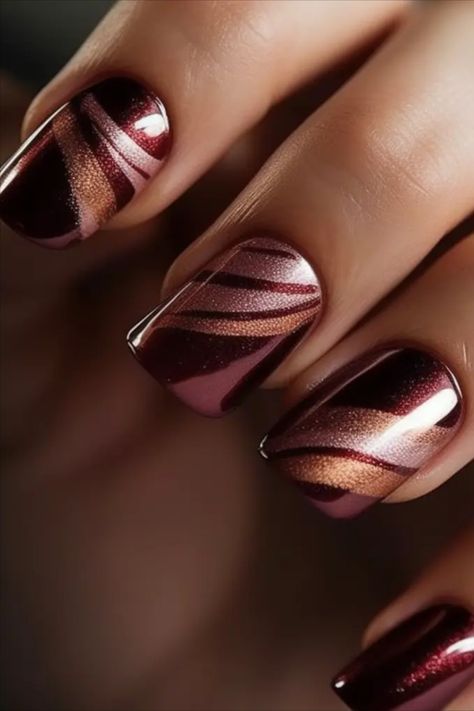 Rose Gold Burgundy Nails Plum Nails With Design Rose Gold, Gel Nail Designs Burgundy, Wine Red Nails Designs Fall, Fingernail Designs Classy, Dark Wine Nails With Design, Gel Nail Designs For Fall Autumn, Maroon Nail Designs Burgundy, Fall Nail Designs Autumn Burgundy, Rose Gold And Burgundy Nails