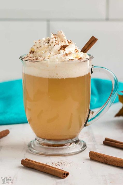 A skinny keto-friendly version of a warm spiced apple cider drink with caramel syrup. It's a low-calorie and low-carb version of the popular fall beverage at Starbucks! Starbucks Caramel Apple Spice, Low Carb Starbucks, Keto Starbucks, Apple Cider Drink, Caramel Apple Spice, Drink Starbucks, Cider Drinks, Caramel Vodka, Apple Drinks