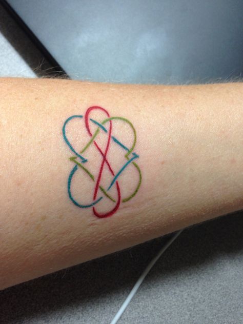 Heart infinity tattoo- our birthstone color for the hearts and the birthstone color for the month we were married! Birthstone Heart Tattoo, Throuple Tattoo Ideas, Love Knot Tattoo, Celtic Love Knot Tattoo, Rainbow Infinity Symbol Tattoo, Heart Infinity Tattoo, Celtic Symbol For Eternal Love, Celtic Heart Tattoo, Infinity Symbol With Heart Tattoo