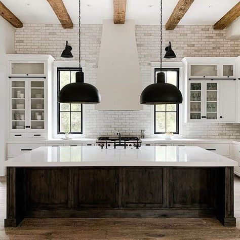 Kitchen Renovation Ideas | Inspiration for Altering an Existing Kitchen White Wash Brick, Two Tone Kitchen, Loft Stil, Breakfast Bar Kitchen, Quartz Countertop, Industrial Loft, Loft Style, Large Kitchen, Interior Projects