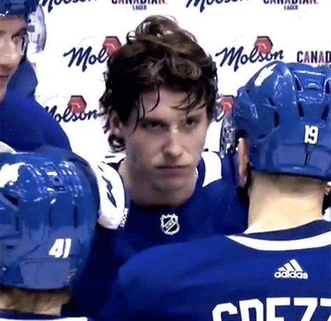 Hockey Players Funny, Hockey Girlfriend, Mitch Marner, Boys Hockey, Toronto Maple Leafs Hockey, Maple Leafs Hockey, Hockey Pictures, Hockey Memes, Hot Hockey Players