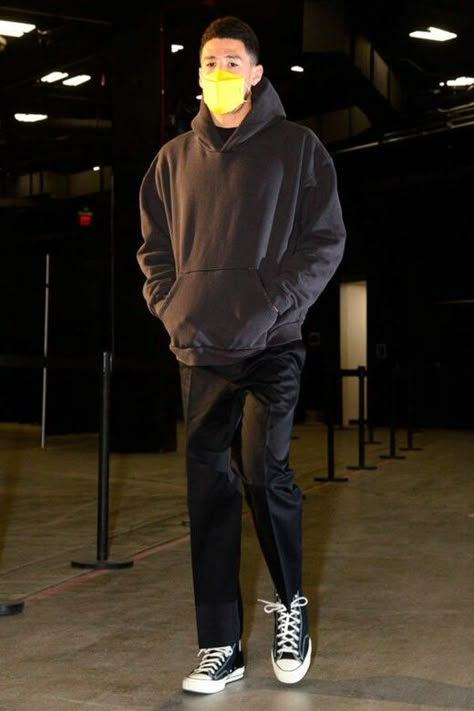 Cdg Converse Outfit Men Black, Devin Booker Outfits Converse, Devin Booker Converse, Booker Outfits, Devin Booker Outfits, Converse Outfit Men Street Style, Cdg Converse Outfit Men, Dark Academia Outfit Men, Chuck 70 Outfit