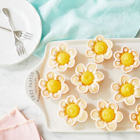 Flower Lemon Tarts, Sugar Cookie Flowers, Cookie Flowers, Flower Shaped Cookies, Flower Sugar Cookies, Lemon Custard, Lemon Flowers, Stonewall Kitchen, Pastry Shells