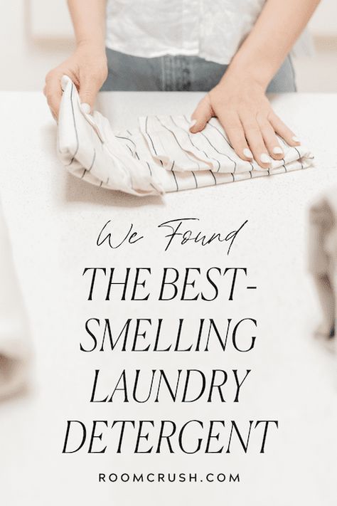 The key to having fresh-smelling clothing is to use the best-smelling laundry detergent. Because we don't just wash our clothes to remove stains. We also want to leave a soft, brighter, and pleasant smell on our clothing. In this article, we will put the top laundry detergents and fabric softeners to the test and discover which ones actually hold up the all-day freshness they claim. Best Laundry Detergent, Organizational Hacks, Cleaning Challenge, Remove Stains, Smell Fresh, Natural Cleaning Products, Cleaning Routine, House Cleaning Tips, Laundry Detergent