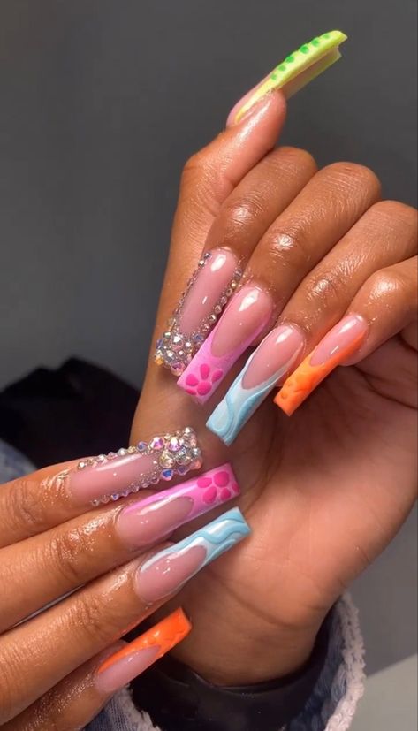 Orange And Green Nails, Kawaii Freestyle Nails, Green And Blue Nails, A I, Rich Lifestyle, Nail Files, Orange Nails, Orange And Green, Yellow Nails