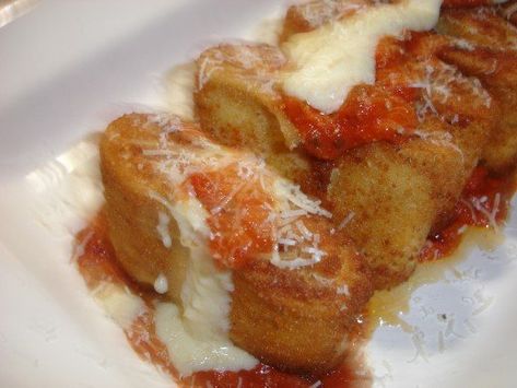 Lasagna Fritters, Lasagna Fritta Recipe, Lasagna Fritta, Olive Garden Lasagna, Garden Lasagna, Fried Lasagna, Olive Garden Recipes, Homemade Alfredo Sauce, Olive Gardens