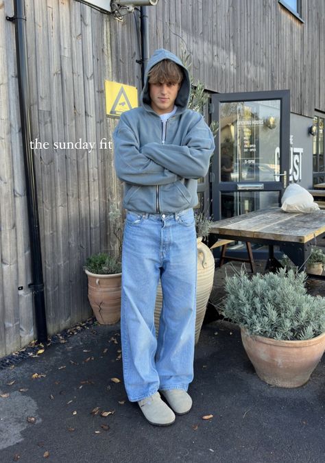 Fall Guys Outfits, Aesthetic Guys Blonde, Baggy Jeans Outfit Guys, Mens Birkenstocks Outfit, Guys Streetwear Outfits, Birkenstock Outfit Men, Light Jeans Outfit, European Mens Fashion, Streetwear Boy