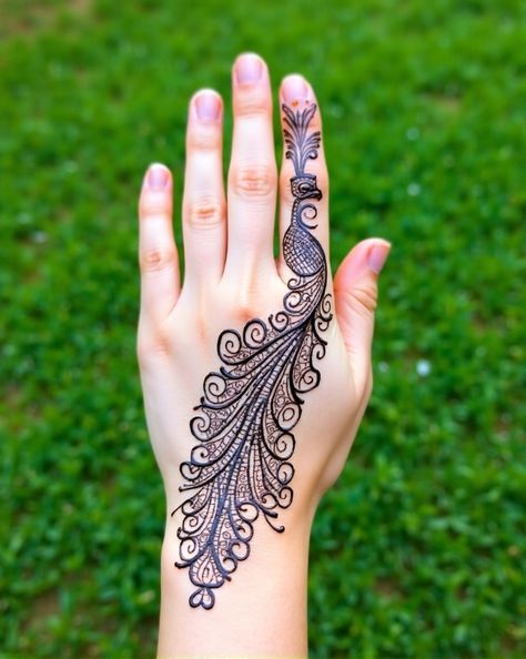 Peacock mehndi design. Mehandi Designs For Kids, Peacock Mehndi, Peacock Mehndi Designs, Back Hand Mehndi Designs, Hand Mehndi, Mehandi Designs, Mehndi Designs For Hands, Mehndi Design, Henna Tattoo