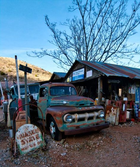 Junk Yard at the Gold King Mine - PentaxForums.com Car Scrap Yard, Junk Yard Aesthetic, Junkyard Aesthetic, Abandoned Machinery, Car Yard, Adventures In Odyssey, Pompe A Essence, Junk Yard, Rust In Peace