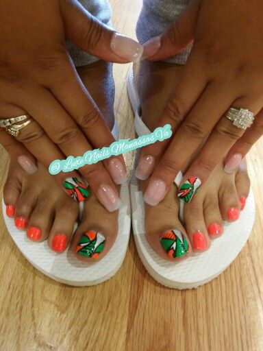 Nails design by bebe Fun Pedicure Ideas, Beach Toe Nail Designs, Fun Pedicure, Flower Pedicure Designs, Flower Pedicure, Beach Toe Nails, Toes Nails, Pedicure Nail Designs, Pedicure Ideas