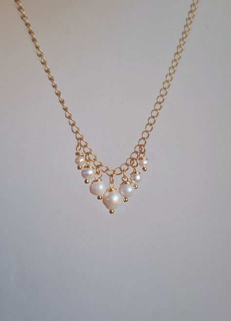 Diy Gold Chain Necklace, Small Pearls Chain, Bead Chain Necklace Ideas, Pearl Chain With Pendant, Diy Chain Necklace, Diamond Necklace Bridal, Moti Necklace, Chain With Pearls, Gold Necklace Diamond