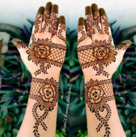 મહેંદી Design, Arabian Mehndi Design, Hand Mandala, Khafif Mehndi Design, Unique Mehndi, Rose Mehndi Designs, Mehndi Design Pictures, Modern Mehndi Designs, Engagement Mehndi Designs