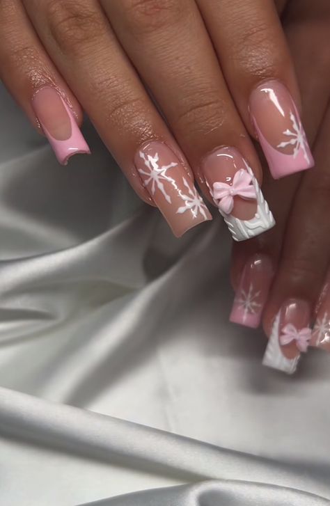 Cute Acrylic Christmas Nails, Nail Inspo Coffin Christmas, Winter Nail Inspo Coffin, Square Acrylic Nails Winter Color, Shorties Nails Christmas, Cute Nails Acrylic For Winter, Sweet 16 Nail Ideas Art Designs, Nail Ideas Mid Length Square, Square Nail Christmas Designs