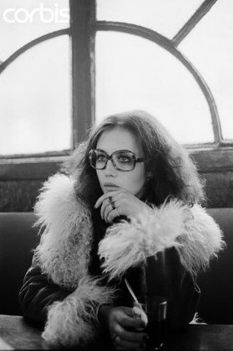 Isabelle Adjani Isabelle Adjani, 60s 70s Fashion, Lauren Hutton, Roman Polanski, Moda Vintage, 60s Fashion, Mode Vintage, 70s Fashion, Fashion Inspo Outfits