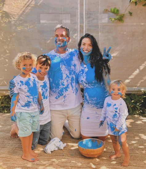 IT’S A BOY 🎉 I absolutly LOVED planning and doing this gender reveal for this beautiful and lovely family. 🫶🏽 It was a morning truly filled with joy. So good that my feelings about having my second child have certainly increased even more. 😆 How special it was to see all the family and friends painting a little gift for baby Aaron that is on the way 🥰 Ask me what I like most about my job and as cliché as it may sound, I’ll tell you it’s being able to help creating these beautiful happy ... Gender Paint Reveal Ideas, Paint Gender Reveal Ideas, Gender Reveal Paint, Friends Painting, Friend Painting, Lovely Family, My Feelings, Baby Gender Reveal, Reveal Ideas