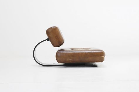 Oscar Niemeyer - "Alta" Brown Armchair | Side Gallery Townhouse Interior, Brown Armchair, Single Arm Chair, Chief Architect, Oscar Niemeyer, Arm Chairs Living Room, Steel Wool, Easy Chair, Mid Century House