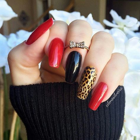 Red & black nails, leopard print nail art accent Red Black Nails, Prints Ideas, Valentine Nail Art, Red Acrylic Nails, Leopard Print Nails, Nail Designs Valentines, Leopard Nails, Animal Print Nails, Nails Polish