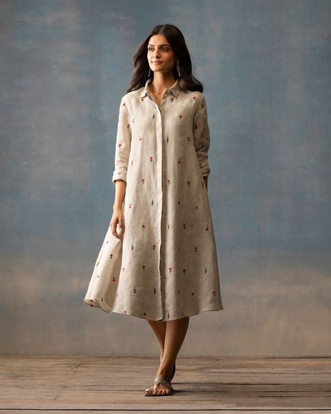 Aline Dress Pattern, Simple Kurti, Velvet Dress Designs, Simple Kurta Designs, Frock Patterns, Simple Kurti Designs, Long Kurti Designs, Cotton Kurti Designs, Linen Fashion