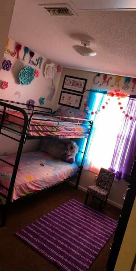 Room Ideas For Two Sisters, Small Bedroom Ideas For 2 Sisters, Boy And Girl Shared Room, Toddler And Baby Room, Bed For Girls Room, Diy Girls Bedroom, Big Girl Bedrooms, Girl Bedrooms