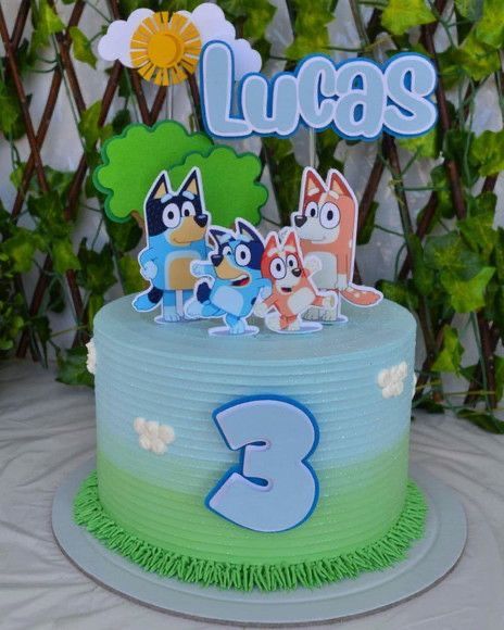 Bluey Cake Ideas 2nd Birthday, Bluey Birthday Cake Simple, Bluey Smash Cake Boys, Bluey 1st Birthday Cake, Bluey Cake Ideas For Boys, Bluey Cake Ideas Birthday, Pastel Bluey Birthday, Bluey Birthday Cake For Boys, Bluey Cake Smash