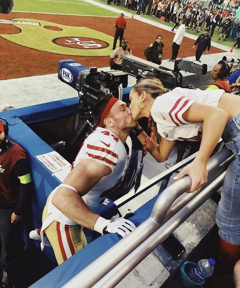 Kristin Juszczyk, Football Cheerleader Couple, Kyle Juszczyk, Football Relationship, Nfl Wives, Lots Of Kisses, Football Girlfriend, Football Couples, Loving Wife