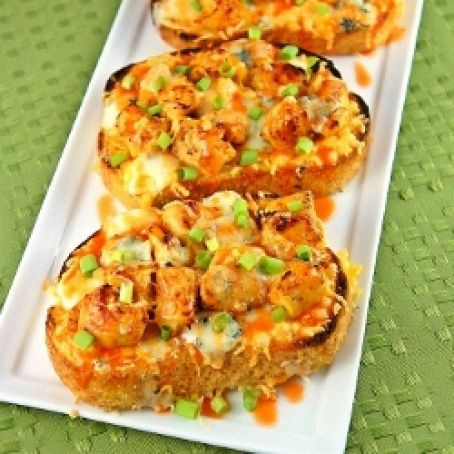 Chicken Toast, Buffalo Chicken Recipes, Texas Toast, Football Food, Toast Recipes, Buffalo Chicken, Flavorful Recipes, Tortillas, Om Nom