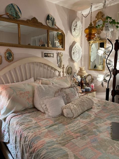 #coquette #coquettebedroom 80s aesthetic #80sbedroom #vintagestyle #vintage #vintageaesthetic #thrifted #thriftedhomedecor Bed Frame Cottage Core, Southern Coquette Aesthetic, 1950s Bedroom Aesthetic, Tidy Bedroom Aesthetic, 50s Room Aesthetic, 50s Bedroom Aesthetic, Grandma Core Bedroom, Bedroom References, 80’s Bedroom