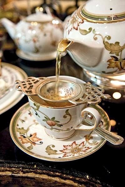 Via Aunt Tea Time. Smart Tiles, Autumn Tea, Cuppa Tea, English Tea, My Cup Of Tea, Tea Strainer, Chocolate Pots, Tea Service, How To Make Tea