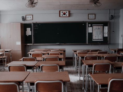 School Background Classroom, Guy Drawing Reference, Background Classroom, Classroom Interior, School Background, Classroom Makeover, Library Chair, Teachers Pet, Dream School