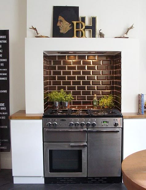 Look! A Kitchen Stove Designed Into a Chimney — With the Mantel Intact. Have a fireplace in your Newburgh Kitchen? Try this idea when renovating! Cooker In Chimney Breast, Kitchen Stove Design, Kitchen Chimney, Kitchen Cooker, Chimney Breast, Kitchen Oven, Range Cooker, Kitchen Stove, Subway Tiles