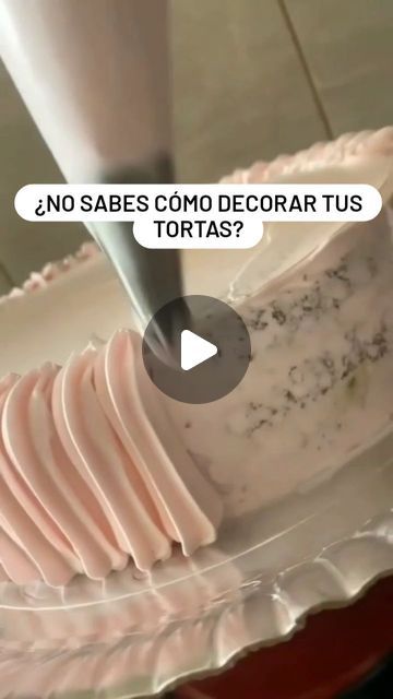 El Arte de la Pasteleria on Instagram: "¿No sabes cómo decorar tus tortas?🥰 Descubre todo lo que puedes aprender ¡Te sorprenderás!🔥 📣No esperes más. ✓Dale click en el enlace de mi perfil para más información. ✓ no olvides seguirnos." Simple Cake Design For A Lady, Ideas Para Decorar Tortas Facil, Chocolate Cake Decorating Ideas, Simple Cake Designs, Chocolate Cake Decoration, Easy Cake Decorating, Chocolate Decorations, Cake Decorating Tutorials, Cakes And More