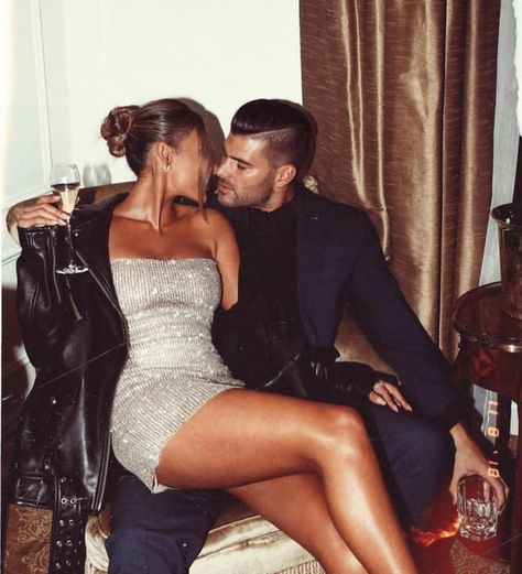 #love #dress #couple #outfit #brunette #luxury #kiss #goals  https://weheartit.com/entry/326299736 Rich Couple, Outfit Elegantes, Luxury Couple, Elegant Couple, Classy Couple, Foto Poses, Couple Relationship, Cute Relationship Goals, Fashion Couple