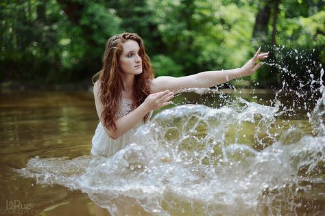 동화 삽화, Elemental Powers, Picture Prompts, Between Two Worlds, Woman Hair, Water Powers, Writing Characters, Water Element, Story Characters