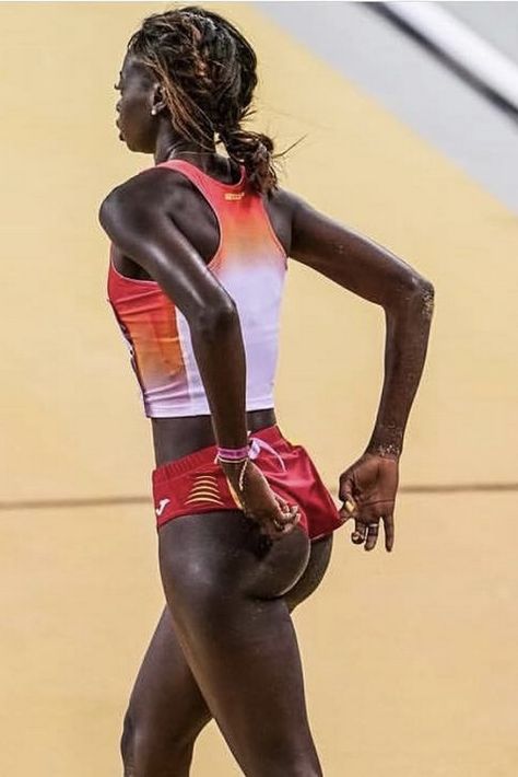 Fatima Diame, Women Track And Field, Character Anatomy, Female Sports, Dark Skin Beauty, Track Field, Muscle Women, African Beauty, 인물 사진