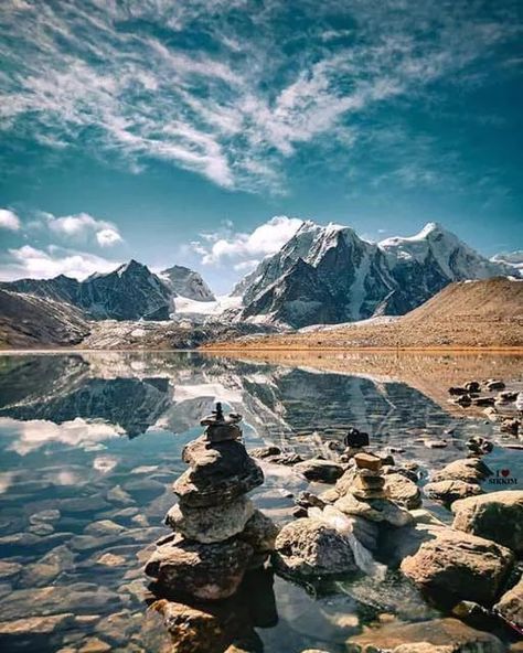 Gurudongmar Lake, Pangong Lake, Himalayas India, All The Bright Places, Nature Iphone Wallpaper, Northeast India, Mountain Town, Best Places To Travel, Family Adventure