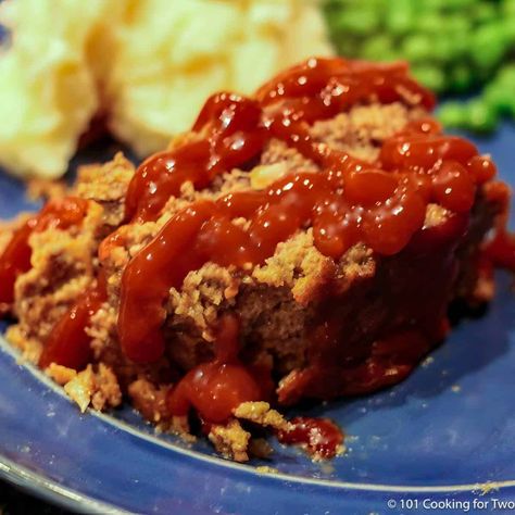 Old Fashioned Meatloaf for 2, 4, or More - 101 Cooking For Two 2 Pound Meatloaf Recipe, Meatloaf For 2, Small Meatloaf Recipe, Meatloaf For Two, Applesauce Meatloaf, Old Fashioned Meatloaf, Mini Meatloaf Recipes, Mini Meatloaf, Homemade Meatloaf